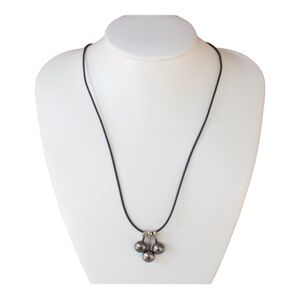 Freshwater Three Black Pearl Necklace